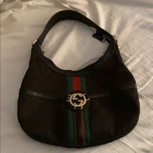 Gucci shoulder bag.